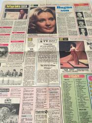 HÜRRİYET İSTANBUL GAZETESİ DOĞUM GÜNÜ GAZETESİ- 7 MAYIS 1977-SERİ İLANLAR-Tallin Kansu-Necati Demirelli-Nilgün Aksüt-Elveda Davinia-Bugün son-Tom Pearson Davinia’ya evlenme teklifi ediyor ama genç kadın bu teklifi kabul edecek mi-Haftaya bakış-Kitaplar ve Düşünceler-Türk çocuk edebiyatı nasıldır nasıl olmalıdır-Bugün son-Sevdik kızdık acıdık ve ayrılıyoruz-Elveda Davinia-Çocuklar televizyon programlarını eleştiriyor-Gök Kuşağı-Yalan Dünya-Değişen Nesil-Kağıthane Deresi’ni ıslah çalışmaları yakında bitiyor-Dolmuş ücreti şoförün insafına kaldı-Şık rahat ve ucuz-Örmesi de kolay işlemesi de-Her yerde kullanılır-Uluslararası Yeditepe Çocuk Şenliği 12 Mayıs’ta başlıyor-Oruçgazi Ortaokulu’nun elişi ve resim sergisi ilgi gördü