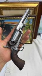 Antika  Colt