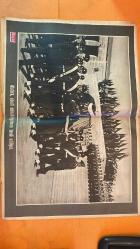 HAYAT HAFTALIK HABER MECMUA, DERGİSİ - ORTA SAYFA POSTER: Atatürk, ebedi istirahatgâhına tevdi ediliyor. - SAYI: 46 7 KASIM 1963 SIRA NO: 370 MUSTAFA KEMAL ATATÜRK – HASAN RIZA SOYAK – MİMAR KEMAL ÖKE – MEHMET KAMİL BERK – AKİL MUHTAR ÖZDEN – İSMAİL HAKKI TEKÇE – ŞÜKRÜ KAYA – ŞEVKET RADO ATATÜRK’ÜN ARAMIZDAKİ SON GÜNLERİ: HASAN RIZA SOYAK’IN TARİHİ VESİKA NİTELİĞİNDEKİ ANLATIMI – DOLMABAHÇE SARAYI’NDA SON SAATLER, DOKUZU BEŞ GEÇE – ATATÜRK’ÜN SON YATAĞI, KAHVE FİNCANI, ÜMİT DOLABI – ATATÜRK’ÜN HAYATI FOTOĞRAF ALBÜMÜ DUYURUSU – ŞEVKET RADO’DAN “ATATÜRK’ÜN SAÇTIĞI IŞIK” BAŞLIKLI SOHBET YAZISI – ATATÜRK’ÜN CUMHURİYET, İLERLEME, KADIN HAKLARI VE BARIŞ PRENSİPLERİ – ATATÜRK’ÜN VEFATI SONRASI MİLLETİN YAS TUTMASI VE ANKARA’YA UĞURLANIŞI - HASAN RIZA SOYAK – HULUSİ BEY – İSMET İNÖNÜ – NEŞET ÖMER İRDELP – NİHAT REŞAT BELGER – REFİK SAYDAM – RÜŞEN EŞREF ÜNAYDIN – METAKSES – STOYSDINOVİC – COMMEN – ASIM İSMAİL ARAR – ŞÜKRÜ KAYA – LATİFE HANIM – AĞA HAN – DR. NEŞET -  EKSİKSİZ TAM TAKIM 48 SAYFA