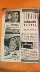 HAYAT HAFTALIK HABER MECMUA, DERGİSİ - ORTA SAYFA POSTER: Taksim Cumhuriyet Abidesi FOTOGRAF KERIM ALP - SAYI: 45 31 EKİM 1963 SIRA NO: 349 MUSTAFA KEMAL ATATÜRK – HASAN RIZA SOYAK – KEMALETTİN SAMİ PAŞA – HALİT PAŞA – ALİ FUAT PAŞA – KÂZIM PAŞA – İSMET PAŞA – FETHİ BEY – FUAT BEY – RÜŞEN EŞREF BEY – SEYİT BEY – TAMER GÜVENÇ – ŞEVKET RADO CUMHURİYETİN İLAN KARARI: ATATÜRK’ÜN ÇANKAYA’DAKİ TARİHİ YEMEĞİ VE KANUN MÜSVEDDESİ – SEYİT BEY’İN HUKUKİ DEĞERLENDİRMESİ – 29 EKİM 1923’TE CUMHURİYETİN İLANI VE TOPLARIN PATLAMASI – ATATÜRK’ÜN GENÇLİĞE HİTABESİ – CUMHURİYETİN 40. YILINDA TÜRKİYE’NİN DEMOKRASİ VE İNSAN HAKLARI VURGUSU – ŞEVKET RADO’DAN CUMHURİYETİN TARİHSEL DEĞERİ ÜZERİNE SOHBET -  MUSTAFA KEMAL ATATÜRK – FALİH RIFKI ATAY – HULUSİ BEY – HASAN RIZA SOYAK – KEMALETTİN SAMİ PAŞA – HALİT PAŞA – ALİ FUAT PAŞA – KÂZIM PAŞA – İSMET PAŞA – FETHİ BEY – FUAT BEY – RÜŞEN EŞREF BEY – SEYİT BEY – DR. NİHAT REŞAT BELGER – DR. NEŞET ÖMER – TAMER GÜVENÇ ATATÜRK’ÜN SON C -  EKSİKSİZ TAM TAKIM 48 SAYFA