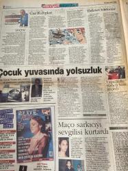 HÜRRİYET İSTANBUL GAZETESİ DOĞUM GÜNÜ HEDİYESİ -29 OCAK 1999-Latif Demirci - Melih Zülfüoğlu - Nihat Güzeldere - Hümeyra Gürpınar - Melih Kibar - Müjdat Gezen - Rıfat Ilgaz - Barış Dinçel - Necdet Mahfi Ayral - İlhan Daner - Erdoğan Tuncel - İtri Koşar - Şevket Çoruh - Kaan Tiner - Lale Oraloglu - Ceren Erginsoy - Günay Karacaoğlu - Caner Güler - Demet Akbağ - Zerrin Sümer - Sinan Bengier - Salih Kalyon - Bican Günalan - Şebnem Sönmez - Gürdal Tosun - Serhat Özcan - Figen Evren - Neslihan Yeldan - Can Kahraman - Caner Alkaya - Celal Tak - Deniz Özerman - Vural Çelik - Handan Güngör - Işık Düzen - Nusret Karakuş - Nedret Güvenç - Toron Karacaoğlu - Dilek Türker - Ertan Saban - Gözde Erol - Arda Esen - Haluk Yüce - Ayla Algan - Cüneyt Türel - Metin Belgin - Erkan Sever - Aylin Kılınç - Ferhan Şensoy - Ali Poyrazoğlu - Sadri Alışık - Selim Naşit - Ayşe Güvenç - Alanur Özalp - Mehmet Ali Erbil - Fuat Çingiler - Gülriz - Bedri Baykam - Ayten Öğeçker - Nilgün Belgün - Haluk Bilginer - Ebru C