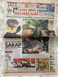 HÜRRİYET GAZETESİ DOĞUM GÜNÜ HEDİYESİ -20 TEMMUZ 1996-Andrea Cecchi-Kata Ayşe Arman-Yurtsan Atakan-Tufan Türenç-Gülden Aydın-Cengiz Yüzsever-Nilhan Sesalan-Zeynep Güven-Hulki Cevizoğlu-Cem Özer-Scott McNealy-Cengiz Semercioğlu-Carl Schultz-Demi Moore-Michael Biehn-Jürgen Prochnow-Peter Friedman-Nurseli İdiz-Bruce Geller-Sema Özkan-Zuhal Olcay-Hülya Uğur-Güngör Bayrak-Serdar Turgut-Ayşe Özek Karasu-Edwin Bustillos-Ndyokoro Amnoni-Albene Simeonova-Bill Ballantine-Nilüfer Demir-Mustafa Duran-Nurten Akarsu  Hürriyet tarih boyunca en kaliteli şarapları üreten Chianti’de-Hem kutsal hem günah şarap-Aktif kadercilik-Kafa kazıtmanın sonuçları-Cumartesi Anneleri Genç Etkinlikte-Atlanta teknoloji oyunları-Firewall yazılımları ve güvenli network’ler-Bilgisayarla beste yarışması-internet tekeline karşı güç birliği-Saklambaç tatilde-Yedinci İşaret-Dedikoducu Cem-Atv’yi protesto ediyorum-Şarabı Sümerler’in bulduğu ortaya çıktı-Şarap-Sinem Kanal D-Kapıcılar Kralı-Saklambaç-Yedinci İşaret-Sonuçsuz tart