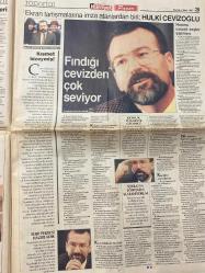 HÜRRİYET GAZETESİ DOĞUM GÜNÜ HEDİYESİ -2 MART 1997-Zeynep Uludağ-Ayşe Arman-Ertuğrul Bağcıoğlu-Nalan Türkeli-Leyla İpekçi-Serdar Turgut-Ayşe Özek Karasu-Edwin Bustillos-Ndykoro Amhohi-Albene Simenova-Bill Ballantine-Nilhan Sesalan-Cengiz Yüzsever-Zeynep Güven-Gülden Aydın-Tufan Türenç-Uğur Cebeci-Oral Kargılı-Faik Kaptan-Tolga Özbek-Hulki Cevizoğlu-Gazeteci Yasemin Dalkılıç  Ben Zeynep Uludağ üzgünüm-Karpuzdan çok kitabı satıyor-Uygun bir çift misiniz-Tiyatronun sevgili namazı-Yalnız Savaşçı-Ucuz Roman-Yazlık Saklambaç-Savaşçı Prenses-Koç’un anısına-Meltem Cumbul Show-Sonuçsuz tartışma-Peki çocuklar ne olacak-Doğa savaşçıları-Kuğu Gölü 120 yaşında-Demirle ahşap birleşti-Heykel sergisi oldu-Aktör olmak isterdim-Atatürk Havalimanı’na paralel pist yapılacak-Yeni hostes üniformaları-Havacılık cenneti-Yaşanmış hayat hikayeleri-Fındığı cevizden çok seviyor 	21.	Yüzyıla Girerken-Renkler-Kokpit-Yolcu Hattı-Gazeteci’nin İtirafı-Portrenin Ardından-Pazar 97