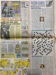 HÜRRİYET GAZETESİ DOĞUM GÜNÜ HEDİYESİ -5 KASIM 1995-Albert Einstein-Prenses Diana-Grace Kelly-Rock Hudson-Lenin-Mao-Tuğrul Savkay-Hadi Uluengin-Kevin Costner-Dennis Hopper-Jeanne Tripplehorn-Tina Majorino-Dean Semler-Theo Angelopoulos-Harvey Keitel-Maia Morgenstern-Erland Josephson-Will Stillman-Taylor Nichols-Chris Eigeman-Tushka Bergen-Mira Sorvino-Jane Sibbett-Nuria Bada-Matthew Géczy-John Thomas-Allan Harris-Ayşe Karasu-Ayla Erduran-Fehmi Sırrı Süreyya Serdengeçti-Süleyman Sarılar-Hayrettin Karateke-Korhan Karaoysal-Kenan Onuk-Fatoş Karahasan-Eray Karasu-Sedef Erken-Tuğrul Eryılmaz-Ertuğrul Özkök-Sevim Gözay-Berna Gençalp-Ercüment Aksoy-Sezin İnalpulat-Erdal Çelik  Yanlışlıklar komedyası-Bir Akdeniz Esintisi-Bir popoya tav oldular-Meğerse Küba’da kriz yokmuş-Ulis’in Bakışı-Su Dünyası Waterworld-Barselona Barselona-Üç ahbap çavuş CRR’de-Besteler zayıf-Kadın erkek-Kıram kırama-Çırağan’da yanlışlıklar bir gece-Karikatürsüz surat-Yorumsuz haberler-Kentin dışında ama yanıbaşında-Yeni ma