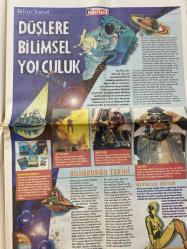 HÜRRİYET GAZETESİ DOĞUM GÜNÜ HEDİYESİ -5 KASIM 1995-Albert Einstein-Prenses Diana-Grace Kelly-Rock Hudson-Lenin-Mao-Tuğrul Savkay-Hadi Uluengin-Kevin Costner-Dennis Hopper-Jeanne Tripplehorn-Tina Majorino-Dean Semler-Theo Angelopoulos-Harvey Keitel-Maia Morgenstern-Erland Josephson-Will Stillman-Taylor Nichols-Chris Eigeman-Tushka Bergen-Mira Sorvino-Jane Sibbett-Nuria Bada-Matthew Géczy-John Thomas-Allan Harris-Ayşe Karasu-Ayla Erduran-Fehmi Sırrı Süreyya Serdengeçti-Süleyman Sarılar-Hayrettin Karateke-Korhan Karaoysal-Kenan Onuk-Fatoş Karahasan-Eray Karasu-Sedef Erken-Tuğrul Eryılmaz-Ertuğrul Özkök-Sevim Gözay-Berna Gençalp-Ercüment Aksoy-Sezin İnalpulat-Erdal Çelik  Yanlışlıklar komedyası-Bir Akdeniz Esintisi-Bir popoya tav oldular-Meğerse Küba’da kriz yokmuş-Ulis’in Bakışı-Su Dünyası Waterworld-Barselona Barselona-Üç ahbap çavuş CRR’de-Besteler zayıf-Kadın erkek-Kıram kırama-Çırağan’da yanlışlıklar bir gece-Karikatürsüz surat-Yorumsuz haberler-Kentin dışında ama yanıbaşında-Yeni ma
