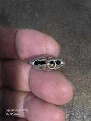 Vintage Cloissonne Kabartmalı Kalp Kolye Siyah, çok renkli çiçeklerle