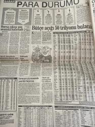 SABAH EKONOMİ GAZETESİ DOĞUM GÜNÜ HEDİYESİ - 22 AĞUSTOS 1992 -Borsa-Döviz-Endeks-Gösterge sabah ekonomi sizi her konuda bilgilendirir-puan durumu-yükselenler-düşenler-borsa faresi-yatırımcının borsa günlüğü-Senem Erdil-Brooker gözüyle-cebinizdeki paranın seyir defteri-bankalarda uygulanan faiz oranları-günlük fon-fonlar-şirketlerden-en çok kazandıran hisse senetleri-en çok kaybettiren hisse senetleri-Dünya ekonomi basını-osman ulagay-sanayici pastamı yesin-nejat eczacıbaşı-Süleyman Demirel-Bayram başaran-Turgut Özal Sakıp Sabancı‘yı kabul etti-Tansu Çiller-enflasyonda kime inanalım-kendimi denize mi atayım-Halit narin borçsuz sanayici olmaz-bütçe açığı 50 trilyonu bulacak-Tansu Çiller sanayisinde 2 milyar $ geldi-grevden korkan işveren sendikaya boyun eğiyor-aile mutluluğuna enflasyon gölgesi-kalemle dünyayı fethediyoruz- Özdemir Sabancı-Yiğit Gül Öksüz-Meral Tamer-Faruk Süren-SSK Genel müdürünü işçi seçsin-sertifikalara da konutlara da yazık