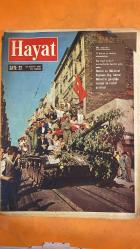 HAYAT HAFTALIK HABER MECMUA, DERGİSİ - ORTA SAYFA POSTER : Devlet ve Hükümet Başkanı Orgeneral Cemal Gürsel HARSTO RESSAM BERNARD HAILSTONE - SIRA NO: 10 SAYI: 22 TARİH: 25 MAYIS 1961 CEMAL GÜRSEL - ŞEVKET RADO - HİKMET FERİDUN ES - SADUN ALTUNA - FİKRET ANT - HİKMET ANDAÇ - ORHAN TAHSİN - KEMALEDDİN TUĞCU - TURGUT ETİNGÜ - ADNAN ERİM - ERDOĞAN SEVGIN - İHSAN TAYGILI - TURGUT BIÇAKÇIOĞLU - SERGİN BURAK - İNAL TENGİZMAN - EROL DERNEK - NECDET İŞLER - YILMAZ ÇETİNER - OZAN SAĞDIÇ - SAİT ŞENOL - ALİ İHSAN KALMAZ - TURAN EMEKSİZ - SÖKMEN GÜLTEKİN - NEDİM KÜÇÜKÖZPULAT - ERSAN ÖZEY - ADNAN MENDERES - NAMIK GEDİK - REFİK KORALTAN - BUMİN YAMANOĞLU - EMİN KALAFAT - MUHTEREM NUR - ZAFER MEYDANI - TAKSİM MEYDANI - DOLMABAHÇE SARAYI - DAVUTPAŞA KIŞLASI - İSTANBUL RADYOSU - ANITKABİR - 27 MAYIS DEVRİMİ - 28 NİSAN OLAYLARI - TÜRK SİLAHLI KUVVETLERİ - İSTANBUL - ANKARA - ESKİŞEHİR - HÜRRİYET MEYDANI - MİLLİ BİRLİK KOMİTESİ - 1. ORDU - ORDU FOTO FİLM MERKEZİ - TÜRK GEN  -  EKSİKSİZ TAM TAKIM 48 SAYFA - İdil Koleksiyon