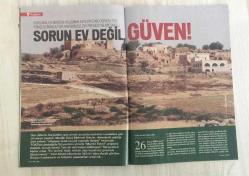 YENİ AKTÜEL HAFTALIK HABER DERGİSİ – SAYI 158 – 17/23 TEMMUZ 2008 ALPER GÖRMÜŞ’TEN TAYYİP ERDOĞAN PORTRESİ: “HEM MAZLUM HEM KİBİRLİ” – ERGENEKONCU BİNBAŞININ 2003’TE İBDA-C’YE İTTİFAK TEKLİFİ – 27 MAYIS’IN DÖRDÜNCÜ İDAMI MI? NAMIK GEDİK’İN CAMDAN ATILDIĞI İDDİASI – SÜRYANİLER “EVDEN ÖNCE GÜVENLİK” DİYOR: MARDİN EVLERİ PROJESİNE ELEŞTİRİ – BÜLENT FORTA: “SOL’UN ‘BİZİ İLGİLENDİRMEZ’ TAVRIYLA GELİŞECEĞİ YOK” – ABDULLAH AN-NA’IM: “ŞERİATIN YAŞANMASI İÇİN EN İYİSİ SEKÜLER DEVLET” – İNCİRLİK ÜSSÜ’NDEKİ AMERİKAN AİLELERİNİN “DADİ”LERİ VE TEMİZLİKÇİLERİ – FAL TUTKUSU EVRENSEL: TÜRKİYE’DE YAŞAYAN YABANCILAR DA FALSIZ KALMIYOR – “GEZ, EĞLEN, ÇALIŞ, KAYNAŞ” REHBERİ: INTERRAIL, WORK & TRAVEL, HOSPITALITY CLUB – ÜÇ GÜNDE İSKANDİNAVYA: YENİ AKTÜEL KUZEY’DE HUZURU TAKİP ETTİ – NEDİM HAZAR’DAN BELGESELİN MÜZİĞİNE, MÜZİĞİN BELGESELİNE YOLCULUK – GORAN BREGOVIC VE BALKAN MÜZİĞİ: DÜNYA ARTIK BALKAN RİTMİNİ DİNLİYOR  TAYYİP ERDOĞAN – ALPER GÖRMÜŞ – NAMIK GEDİK – FEHMİ YÜCEL – BÜLENT FORTA – 114 SAYFA