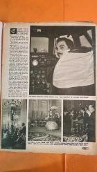 HAYAT HAFTALIK HABER MECMUA, DERGİSİ - SIRA NO: 572 SAYI: 39 TARİH: 21 EYLÜL 1967 KRAL HÜSEYİN - VELİAHT PRENS HASAN - İÇİŞLERİ BAKANI SÜKAN - MÜNİR NURETTİN - KÖKSAL TÜRK - CUMHURBAŞKANI SUNAY - SENATO BAŞKANI ATASAGUN - BAŞBAKAN DEMİREL - YUNAN BAŞBAKANI KOLLIAS - DIŞİŞLERİ BAKANI ÇAĞLAYANGİL - MAZHAR İPEK - NİYAZİ AKGÜNDÜZ - CHRIS TOMPSON - TAMER GÜVENÇ - ŞEVKET RADO - HİKMET FERİDUN ES - ÇETİN EMEC KRAL HÜSEYİN'İN KULLANDIĞI UÇAKTA HAYAT MUHABİRİ - YILIN İDEAL EV KADINI - TAM 48 SAAT - DÜNYA KEŞAN'DAN BAHSETTİ - HUDUTTA RANDEVU - KENDİ KENDİMİZLE MÜCADELE - KÜLTÜR HAMLESİ - 36. İZMİR MİLLETLERARASI FUARI - KARAGÜMRÜK Kırmızı Grubun iddialı takımlarından Sarıyer, en kuvvetli kadrosuyle Ali Sami Yen Stadında. Ayaktakiler (soldan): Selgar, Mustafa, Garo, Adnan, Ahmet. Seref. Oturanlar: Cemil, Rabbani, Kamil, K. Mustafa, Metin. -  EKSİKSİZ TAM TAKIM 48 SAYFA