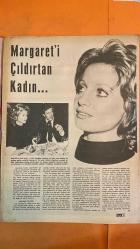 HAYAT HAFTALIK HABER MECMUA, DERGİSİ - ORTA SAYFA POSTER : RESSAMI MIMARZADE MEHMET ALL Hac mevsimi dolayısıyle... KABENİN 65 YIL ÖNCE YAPILMIŞ BİR TABLOSU - SIRA NO: 747 SAYI: 5 TARİH: 28 OCAK 1971 EMEL SAYIN - YILMAZ ÖZTUNA - DÖRDÜNCÜ MURAT - KÖSEM SULTAN - DELİ MUSTAFA - VOLTAIRE - JOHN MILTON - PETRARQUE - F. D. ROOSEVELT - OSCAR WILDE - MONTESQUIEU - SYDNEY SMITH - BACON - JULES CLARETIE - DEMOSTEN - G. K. CHESTERTON - SACHA GUITRY - DIETER LUDWIG - LADY JACQUELINE ISAACS - LORD SNOWDON - PRENSES MARGARET - THEODORE SCHUBERT DÖRDÜNCÜ MURAT’IN RENKLİ VE ENTRİKALI HAYATI: YILMAZ ÖZTUNA’DAN TARİHİ DİZİ - KEDİ DOSTLARI VE GENÇ RESSAMLAR - DÜŞÜNCELER SÖZLÜĞÜ: KİTAP, KOCA, KOMŞU, KOMÜNİST, KONUŞMAK - UZAK DOĞU’DA SAVAŞ VE YAMYAMLIK: - LORD SNOWDON - PRENSES MARGARET - LADY JACQUELINE ISAACS - PETER SELLERS - READING MARKİSİ - THEODORE SCHUBERT - CENGİZ YARBAĞ - KUTLU ERTUNA - ALAATTİN AKSOY - TANGÜL AKAKINCI - OKTAY ANILANMERT - BURHAN UYGUR LORD SNOWDON V -  EKSİKSİZ TAM TAKIM 48 SAYFA