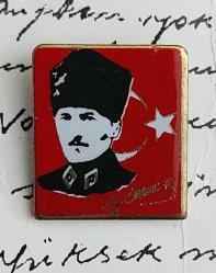 Mustafa Kemal ATATÜRK Temalı Hatıra Yaka Rozeti. Cumhuriyet Gazetesi. Altın Renk Çerçeveli ve 3 Renk-Mineli. 