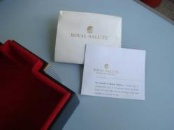 CHIVAS REGAL İÇKİ ŞİŞESİ KUTUSU / İÇİ KADİFE KAPLI SIRADIŞI KUTU + PROSPEKTÜSLER ( Şişe Yok ) - Made SCOTLAND