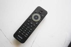 PHILIPS DVD PLAYER   KUMANDA  DETAY RESIMDE KUMANDA (DEMİR RAF 29