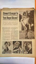 HAYAT HAFTALIK HABER MECMUA, DERGİSİ - ORTA SAYFA POSTER : ATLAR ALI KARSAN - SIRA NO: 457 TARİH: TEMMUZ 1965 SAYI: 28  PAMELA TIFFIN – JODY McCREA – CHERYL MILLER – BOBBI SHAW – BUSTER KEATON – ROY DONAHUE – NATALIE WOOD – DORIS DAY – FRANKIE AVALON – NORMA SHEARER – DOUGLAS FAIRBANKS JR – JOAN CRAWFORD – GRETA GARBO – DEBBIE REYNOLDS – NEZİR SONAKIN – GÜNTER POTSCHKE – HASAN ROSSTI – RIFAT ÇALUKAN – STEWART GRANGER  HAYAT MECMUASI’NDAN 200 AİLEYE PARASIZ TATİL KAMPANYASI – İKİNCİ TERTİP TATİL KUPONLARIYLA 1000’ER LİRA İKRAMİYE – MALİBU BEACH’TE HOLLYWOOD’UN GENÇ KUŞAĞI: JODY McCREA, CHERYL MILLER, BOBBI SHAW, BUSTER KEATON – HOLLYWOOD’UN PLAJ GELENEĞİ VE SANTA MONICA’DAN MALİBU’YA GEÇİŞ – DEBBIE REYNOLDS’TAN SESSİZLİK TERCİHİ ÜZERİNE GÖRÜŞLER – 3. MARMARA BİSİKLET TURU: NEZİR SONAKIN, GÜNTER POTSCHKE, HASAN ROSSTI VE ŞAMPİYON RIFAT ÇALUKAN – BAKIRKÖY YAKINLARINA ÇADIRLARIYLA YERLEŞEN AVRUPALI TURİSTLER  -  EKSİKSİZ TAM TAKIM 48 SAYFA