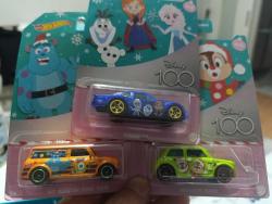 Hot wheels Disney 100. Yıl çizgi film animasyon kahramanları karakter görselli mini metal araba set koleksiyon dekor tasarım hediye vintage retro nostalji hobi minyatür diorama reklam promosyon