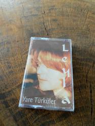 LEYLA - YARE TÜRKÜLER - KASET (JELATİNİNDE)