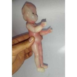 Eski Dönem Şişme Plastik Oyuncak Bebek