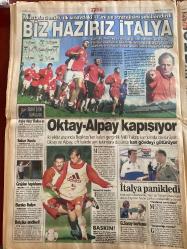 SABAH GAZETESİ DOĞUM GÜNÜ HEDİYESİ - 9 HAZİRAN 2000 - TAM TAKIM 44 SAYFADIR - Seda Güler-Milli Şarlatan-yunan güzelini kandırarak Kuzey Kıbrıs Türk Cumhuriyeti’nde düzenlediği yarışmaya götüren Süha Özgermi krize yol açtı-Yavuz Donat-Selahattin Duman-Bülent Ecevit’in kriz yaratmayın mesajına MHP lideri Devlet Bahçeli’den olumlu cevap geldi buzlar ermeli dedi-arzum Onan-Mehmet aslantuğ-Yedizler adam oldu-Rauf Tamer-Caprice Bourret-cipini hazırla Fulya-Fatih Terimce Hakan Şükür-Fernandez ve Tardelli hazırolda-Fatih Terim Ali Sami Yen‘deki her maçtan sonra tribündeki eşine kontak işareti yaparak Hakan Şükür’ü gösteriyordu Mustafa Denizli-Oktay-Alpay-Sakar Kocic-Süleyman Gültekin-İnan Kıraç-Aziz Yıldırım-Feyyaz Uçar-İlhan Cavcav-Aziz yıldırım-Hülya Avşar tenis-evden kaçtığı için kardeşini öldüren abi Ahmet Salman-ebru Şimşek-olay manken şarkıcı oldu-Süleyman Demirel milletimin emrindeyim-Zülfü Livaneli-Mehmet Ali erbil-Çetin Altan-Murat Yetkin-Can ataklı-İsmet Özdemir-Necati doğru-Bill Gat