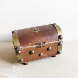 İs bankasi Ahşap Sandık Kumbara