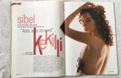 YENİ AKTÜEL – SAYI 69 – 2/8 KASIM 2006 – 98 SAYFA – TARIK ÜMİT’İN SESİNDE ÇOBAN KİMLİĞİ – YEŞİL’İ DEŞİFRE EDEN ASTSUBAY SUSURLUK’U YENİDEN AÇTIRACAK – İSLAM’DA İKİNCİ HAYAT TARTIŞMASINDA SON NOKTA: REENKARNASYON AYETLERİ – TÜRK KADINI 15 KİLO ALDI: 69 YIL SONRA TÜM STANDARTLAR DEĞİŞİYOR – 69 YILDA ÜÇ SANTİM UZADIK – DUMAN ASKERE GİTMEDEN KONUŞTU – SİBEL KEKİLLİ: “ASLA, ASLA DEMEM!” – KANSERE 646 ÇARE YOLDA – AMERİKAN İLAÇ ÜRETİCİLERİNDEN İYİ HABER – SUSURLUK DOSYASI YENİDEN AÇILIYOR: HÜSEYİN OĞUZ’UN AÇIKLAMALARI – TAYLAND’DA DARBE SONRASI DEMOKRASİ – MARMARA’DA ZEMİN HAREKETLENDİ – CLINTON’IN PSİKOLOĞU BORDERLINE’I ANLATIYOR – CIA DÜNYAYI BÖYLE İZLİYOR – KURAN’DA REENKARNASYON SIRLARI – SİBEL KEKİLLİ: “BEN AVRUPALIYIM” – PEDRO ALMODOVAR “DÖNÜŞ” YAPIYOR – HOCALARA ZORUNLU HİZMET: CELAL ŞENGÖR’E TÜMÖD’DEN YANIT - TARIK ÜMİT – HÜSEYİN OĞUZ – GALİP TEKİN – SİBEL KEKİLLİ – YAŞAR NURİ ÖZTÜRK – SÜLEYMAN ATEŞ – CELAL ŞENGÖR – TAHİR HATİBOĞLU – DUMAN – PERİHAN MAGDEN – AHMET ÖRS – KEMAL SAYAR –