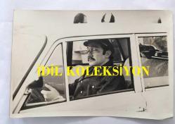 METE DÖNMEZER'İN ORİJİNAL FOTOĞRAFI - 18 x  12 cm EBADINDA - KAYNANALAR DİZİSİNİN ŞOFÖRÜ METE DÖNMEZER