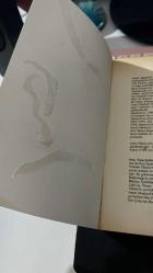 SEMERKANT - AMİN MAALOUF - YAPI KREDİ YAYINLARI 16. BASKI 1998 - DİKKAT KAPAK İÇİNDE UFAK HASAR VE İLK SAYFALARDA OKUMAYA ENGEL OLMAYAN LEKE VAR FOTOĞRAFLARA İYİ BAKALIM...