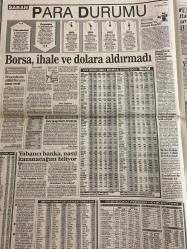 SABAH EKONOMİ GAZETESİ DOĞUM GÜNÜ HEDİYESİ  - 19 HAZİRAN 1992-Rüşdü Saracoğlu-Yalım Erez-Ali Korkut-Sükrü Tekbaş-Yavuz Semerci-Helmuth Kohl-Osman Ulagay-Ali Rıza Kardüz-Vedat Alaton-Şelale Kadak-Mehmet Bayraktar-Hüseyin Bayraktar-Meral Tamer-Nedim Özkan-Çiğdem Erdem  Rüşdü Saracoğlu istifanın eşiğinde-TÜSİAD macera aramaktan vazgeçsin-Sükrü Tekbaş’ı SPK’nın derebeyleri harcamış-Osmanbey’de bir garip han davası-Elektronikçiler gözü harçlıklara dikti-Borsa ihale ve dolara aldırmadı-Yabancı banka nasıl kazanacağını biliyor-Halkımız tasarruf için artık doları tercih ediyor-Vedat Alaton’un hayali şair olmak-Bayraktarlar’ın dünyası işleri-Demirçelik göbek atıyor-Meydanda 2 pehlivan-Çiller ile Taner’in hedefi aynı-META yoksa konkordato mu-Gömlek piyasası-Gömleğe yılda 4 trilyon-Tekstilcilerin düşünemediğini üniversiteli Çiğdem düşündü  Karikatür isimleri ve çizerler: SPK karikatürü