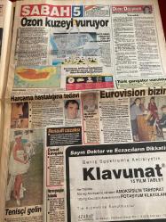 SABAH GAZETESİ DOĞUM GÜNÜ HEDİYESİ - 1 MART 1992 -TAM TAKIM 32 SAYFADIR -Mesut Yılmaz-Demirel-M.Ali Birand-Güngör Mengü-Çetin Altan-Zülfü Livaneli-Ahmet Vardar-Ali Rıza Kardüz-Hıncal Uluç-Bekir Coşkun-Cengiz Çandar-İsmail Cem-Mehmet Altan-Tansu Çiller-Prof. Akyol-Saddam-Güneri Cıvaoğlu-Barbara-Hülya Avşar-Zeki Alasya-Metin Akpınar-Vedat Okyar-Selçuk Manav-Orhan Vural-Bülent Uslu-Süleyman Rodop-Can Tanjuar-Hikmet Can-Muharrem Türker-Belçet Erdal-Selim Aug-Türkan Şoray-Güngör Mengü  Mesut Yılmaz’dan Demirel’e sıfır-Meclisten kültür fışkırıyor-İsviçreli Barbara’ya 4 yıl hapis-…Ve Show TV yayında-Gecenin bombası-Ne de olsa Beşiktaş-Final gibi maçlar-Liseli Oktay’ın katilleri ele geçti-Garip mumya-Soyguna gitti canından oldu-Cambazlığın bedelini bacaklarıyla ödedi-Türkan Şoray hakim önünde-Zülfü Livaneli-Meltem Pusat-Niycki Buck-Jean Adams  Ozon kuzeyi vuruyor-Harcama hastalığına tedavi-Eurovision bizim-Tenisçi gelin-Renault cezalısı-Ceset kavgası-Hemingway’ler bulundu-Türk gangster vuruldu