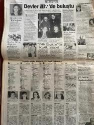 SABAH GAZETESİ DOĞUM GÜNÜ HEDİYESİ - 26 ARALIK 1998 -TAM TAKIM 42 SAYFADIR -emniyette Şok-Hüseyin uzun-Sibel Can-Berna Yılmaz-Hamdiye kapan-Selahattin Duman-Erez liderlere ulusal uzlaşma hükümeti modeli götüreceğini ve pazarlık yapmayacağını söyledi-Salih Mem Can-beni Çaykur-Pamela Anderson-Rauf Tamer-cimbom kıpır kıpır-Faruk Süren-Fatih Terim-Fenerbahçe bu sene lider gelecek yılda öyle gider-Aziz Yıldırım-Ümit Özat-Köksal Özbek-Hakan Şükür-Hakan Şükür-Popescu-Toshack’la çok zor-Süleyman Sebal şampiyon olmak zorundayız-Zekeriya Alp-ligimizde deplasman fobisi ortadan kalktı-Fener şampiyon-amokachi ye para yok-Hagi-gündüz kaptanoğlu-Recep Yazıcı-Trabzon icra yolunda-Mehmet Ali Yılmaz-futbolda 1998-İbrahim Tatlıses-Sakıp Sabancı-Sezen Aksu-Berna Laçin-Ali Öztürk-Gülşen Yüksel-basri karadayı-kanlı soygun-Yaşar Öz-Zülfü Livaneli-Şener Şen-Çetin Altan-Ünal ersözlü-tuğrul Mataracı-Sibel Canna vergi şoku-dört ayda 26 kg verdi Zerrin Özer-yeni yılınız kutlu olsun-ipek ongun-İsmet İnönü-Serpil Y