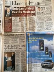 SABAH GAZETESİ DOĞUM GÜNÜ HEDİYESİ - 11 NİSAN 2003 -TAM TAKIM 34 SAYFADIR -Uğur İlerler-Rıdvan Tezel-Mustafa Kaya-Müjdat O.-Bülent Ulaş-Nevin Değer-Hakan Değer-Ali Eyice-Erdal Şafak-İbrahim Çağlar-Ferhan Şensoy-Muammer Karaca-Ercan Korkmaz-Mehmet Okur-Mehmet Fıratnas-Yıldırım Demirören-Fikret Orman-Muzaffer Nasıroğlu-Kaya Çilingiroğlu-Ronaldo-Zago-Erol Kaynar-Nouma-Ümit Karan-Osman Müftüoğlu-Emre Oğuz-Saddam Hüseyin-Colin Powell-Osman Müftüoğlu-Selim Memecan-Recep Tayyip Erdoğan-Yavuz Donat-Serdar Ortaç-Gürbüz-Zeynep Mansur-Bengu-Umut Akyürek-Huysuz Virjin-Mr. Cole-Nükhet Duru-Cenk Eren-Cem Karaca-Sonat-Orhan-Altay-Arto-Birol Güven-Ali Poyrazoğlu  Ok gibi saplandı-Böyleydi böyle oldu-Bedeli beş yıl-Skandal öğretmen ilk eşini boşuyor-Yol ve sürücü-Duvara ceset gömdüler-İstanbul Geceleri-Ayrılsak da beraberiz-Bizim Sınıf-En hızlı bebek-Gururumuz Siena-Mehmet ilk 5’i sevdi-Fener tehlikeli-Bilgili’den zeytin dalı-Beşiktaş’ın Pancu kumarı-Kartal’a çifte şok-Bahar geldi-Gelen ağam giden paşa