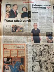 SABAH GAZETESİ DOĞUM GÜNÜ HEDİYESİ - 9 MAYIS  2000 -20 SAYFADIR -Uğur Mumcu-Yavuz Donat-Güngör Mengi-Murat Yetkin-Ecevit-Mesut Yılmaz-Sezer-Güldal Mumcu-Erman Toroğlu-Alaattin Çakıcı-Mükemmel Selçuk-Mustafa Bingöl-Bayram Özarslan-Hikmet Zembil  Böyle öldürdük-Suikastı çözen beyin-Baba’nın kara listesi-Nurseli’ye haciz geldi-Bahtsız Marcio-Zola’nın yanına iki İtalyan daha-Rüştü istifa etti-Yabancılarda Denizli paniği-5 trilyona serbest-Kılpayı Arsenal-Galatasaray yıkılmaz-Yollar İran’a çıkıyor-Mumcu’nun katilleri gerçekten yakalanmış-Sezer kabullere başladı-Tombaladan çıkmadım-Susurluk hastalandı  Bizimcity-Salih Memecan Karikatürü-David Meen-Dinçerler-Bülent Çavuşoğlu-Açıl Sezen  Dünyanın devleri Türkiye’yi soruyor-Yanlış ata oynamayın-ATEİ’nin hedefi 750 bin abone-Kültür Bakanlığı internet ile cebe girdi-