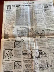 SABAH GAZETESİ DOĞUM GÜNÜ HEDİYESİ - 12 TEMMUZ 1998 -24 SAYFADIR -Mehmet Scholl-Erich Ribbeck-Fakir Baykurt-Harun Doğan-Özlem Ülkü-Süleyman Seba-Erol Bulut-İnançlı Yılmaz-Aziz Yıldırım-Zeman-Can Bartu-Fatih Terim-Ruhat Mengi-Ahmet Vardar-Abdullah Turhan-Patrick McDonnell-Mort Walker-Dick Browne-Tom Armstrong-Ebru Şallı-Hülya Avşar-Mahsun Kırmızıgül  Baba sözü dinlediler-Ayıp ettin Mehmet-Madalyanın bedeli-Dostluk elçisi Seba-Trabzon’da Erol harekâtı-Yılmaz’dan prim vaadi-Tam aradığım adam-Terim başkan gibi-İmaj denen tuhaf şey-Teknoloji harikası şov-Cumhurbaşkanımızdan cevap var-Emrah yok Harun var-Avşar kızı şarap gibi-Kovulmadım okuldayım  Bizimcity-Salih Memecan Karikatürü-Burak Bey-Abdullah Turhan Karikatürü-Mimi ile Muti-Patrick McDonnell Karikatürü-Bizim Aile-Mort Walker-Dick Browne Karikatürü-Marvin-Tom Armstrong Karikatürü-Mesut Yılmaz-Hüsamettin Cindoruk-Bülent Ecevit-Necati Doğru-Cüneyt Toros  Asıl rekabet ekonomik-İkisi de holding-Devlet Bahçeli ve Nihat Erim-Hedef 200 milya