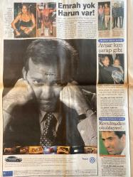 SABAH GAZETESİ DOĞUM GÜNÜ HEDİYESİ - 12 TEMMUZ 1998 -24 SAYFADIR -Mehmet Scholl-Erich Ribbeck-Fakir Baykurt-Harun Doğan-Özlem Ülkü-Süleyman Seba-Erol Bulut-İnançlı Yılmaz-Aziz Yıldırım-Zeman-Can Bartu-Fatih Terim-Ruhat Mengi-Ahmet Vardar-Abdullah Turhan-Patrick McDonnell-Mort Walker-Dick Browne-Tom Armstrong-Ebru Şallı-Hülya Avşar-Mahsun Kırmızıgül  Baba sözü dinlediler-Ayıp ettin Mehmet-Madalyanın bedeli-Dostluk elçisi Seba-Trabzon’da Erol harekâtı-Yılmaz’dan prim vaadi-Tam aradığım adam-Terim başkan gibi-İmaj denen tuhaf şey-Teknoloji harikası şov-Cumhurbaşkanımızdan cevap var-Emrah yok Harun var-Avşar kızı şarap gibi-Kovulmadım okuldayım  Bizimcity-Salih Memecan Karikatürü-Burak Bey-Abdullah Turhan Karikatürü-Mimi ile Muti-Patrick McDonnell Karikatürü-Bizim Aile-Mort Walker-Dick Browne Karikatürü-Marvin-Tom Armstrong Karikatürü-Mesut Yılmaz-Hüsamettin Cindoruk-Bülent Ecevit-Necati Doğru-Cüneyt Toros  Asıl rekabet ekonomik-İkisi de holding-Devlet Bahçeli ve Nihat Erim-Hedef 200 milya