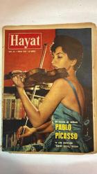 HAYAT HAFTALIK HABER MECMUA, DERGİSİ - ORTA SAYFA POSTER :  FARLO PICASSO Hayat ÇİÇEKLİ ÇOCUK - SIRA NO: 530 SAYI: 491 TARİH: ARALIK 1966  HİKMET FERİDUN ES – ÇETİN EMEC – SUNA KAN – OZAN SAĞDIÇ – PABLO PICASSO – JOHN K. HUBERT – MANDELL F. MOORE – SEAN CONNERY – REITA FARIA – OSBORNE LOBO – MARCO MASSARA – MARIO PETRINI – MARIA GIOVANNINI – LAURA ROSCI – LUCIANO MARIN – ALFREDO ZAMMI – CORRADO LENER – GEORGE HILTON – PIERO ROVERI – ROBERT KENNEDY – LYNDON B. JOHNSON  PABLO PICASSO: 85 YAŞINDA BİR DELİKANLI – ÇİÇEKLİ ÇOCUK TABLOSU – SUNA KAN PORTRESİ – İNSAN ARTIK KANATSIZ VE PERVANESİZ DE UÇABİLİYOR – UÇAN KEMER VE FÜZE-İNSAN TEKNOLOJİSİ – JAMES BOND FİLMİNDE YENİ UÇUŞ SAHNESİ – REITA FARIA: DÜNYA GÜZELİ VE TIP ÖĞRENCİSİ – REITA FARIA’NIN AİLE MECLİSİNE BIRAKTIĞI KARAR – BİZİMKİ GİBİ BİR AŞK: İTALYAN FİLMİNDEN SAHNELER – ROBERT KENNEDY VE İSTİKBALİ – JOHNSON-KENNEDY GERİLİMİ – 1968 SEÇİMLERİ VE BEYAZ SARAY İHTİMALLERİ -  EKSİKSİZ TAM TAKIM 48 SAYFA