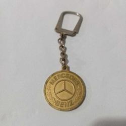 70 Lerden Mercedes-Benz Anahtarlık