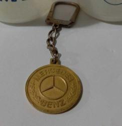 70 Lerden Mercedes-Benz Anahtarlık