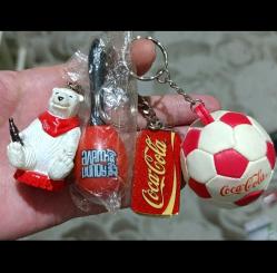 Coca cola ayıcık marakas futbol topu kutu Cola anahtarlık süs set koleksiyon dekor tasarım hediye vintage retro aksesuar nostalji reklam promosyon hobi