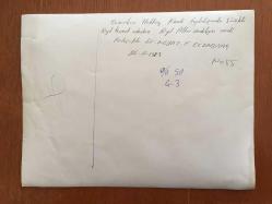 TÜRKİYE'DE İLAÇ SANAYİSİNİN KURUCULARINDAN MEHMET NEJAT FERİT ECZACIBAŞI'NIN ORİJİNAL BÜYÜK BOY FOTOĞRAFI - 24 x 18 cm EBADINDA - ECZACIBAŞI HOLDİNG TOPLULUĞUNDA SÜREKLİ OLARAK 10 YIL HİZMET EDENLERE 10 YIL ALTIN MADALYASI VERİLİRKEN NEJAT  ECZACIBAŞI'NIN BİR PERSONELİ TEBRİK ETTİĞİ GÖRÜLÜYOR, 26 KASIM 1983