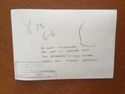 TÜRKİYE'DE İLAÇ SANAYİSİNİN KURUCULARINDAN MEHMET NEJAT FERİT ECZACIBAŞI'NIN ORİJİNAL FOTOĞRAFI - 18 x 12 cm EBADINDA - NEJAT ECZACIBAŞI, İPEK KAĞIT'IN GAZİANTEP BAYİSİ ADİL ERTURHAN'A ''10. YILINI DOLDURAN BAŞARILI BAYİ'' PLAKETİNİ VERİRKEN ÇEKİLMİŞ BİR KARE
