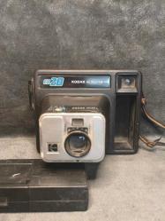 Anlık Anıları Mühürleyen Bir İkon: Kodak EK20 Instant Camera