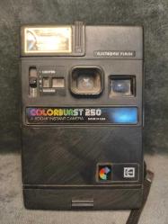 Zaman Tünelinden Yeni Çıkmış Gibi: Kodak Colorburst 250