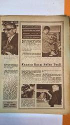 HAYAT HAFTALIK HABER MECMUA, DERGİSİ - ORTA SAYFA POSTER : SIRA NO: 431 - SAYI: 2 - TARİH: 7 OCAK 1965 CLAUDIA CARDINALE - SUAVI SONAR - HIKMET FERIDUN ES - HIKMET ANDAÇ - MUSTAFA HALIM ÖZYAZICI - MAHMUT ŞEVKET PAŞA - YAKUP KADRİ - NADJA REGIN - IAN FLEMING - HACI YILDIZ - WINIFRED WILSON - BEDRI RAHMI EYÜBOĞLU - SADİ DIREN - ARAD - ÇİÇEK DEDEOĞLU - MUSTAFA AYATAÇ - TURGUT ETINGÜ - ELIZABETH - ANNE - ERKIN - TERRY FINCHER HATTAT MUSTAFA HALIM ÖZYAZICI'NIN BESMELESİ - MAHMUT ŞEVKET PAŞA'NIN GÜNLÜK DEFTERİ - YAKUP KADRİ'NİN GENÇLİK VE EDEBİYAT HATIRALARI - HAYATTAN FOTOĞRAFLAR - JAMES BOND'UN MEŞHUR ETTİKLERİ - BİR YILBAŞI HEDİYESİ İSTEMİŞTİ - BİR KIRALI KESTİLER - DÖRDÜNCÜ APARTMAN DAİRESİ TALİHLİSİ - 55 YAŞINDA ANNE OLMUŞ - DEVLET BİR İŞİ YAPINCA - NATO BAKANLAR TOPLANTISI - PARMAĞINI KIRDI - YILIN FOTOĞRAFI SEÇİLDİ - SERGİLER - ERTUĞRUL FİRKATEYNİ JAPON SULARINDA - TAM TAKIM 48 SAYFA