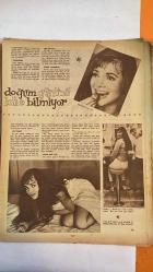 HAYAT HAFTALIK HABER MECMUA, DERGİSİ - ORTA SAYFA POSTER : SIRA NO: 431 - SAYI: 2 - TARİH: 7 OCAK 1965 CLAUDIA CARDINALE - SUAVI SONAR - HIKMET FERIDUN ES - HIKMET ANDAÇ - MUSTAFA HALIM ÖZYAZICI - MAHMUT ŞEVKET PAŞA - YAKUP KADRİ - NADJA REGIN - IAN FLEMING - HACI YILDIZ - WINIFRED WILSON - BEDRI RAHMI EYÜBOĞLU - SADİ DIREN - ARAD - ÇİÇEK DEDEOĞLU - MUSTAFA AYATAÇ - TURGUT ETINGÜ - ELIZABETH - ANNE - ERKIN - TERRY FINCHER HATTAT MUSTAFA HALIM ÖZYAZICI'NIN BESMELESİ - MAHMUT ŞEVKET PAŞA'NIN GÜNLÜK DEFTERİ - YAKUP KADRİ'NİN GENÇLİK VE EDEBİYAT HATIRALARI - HAYATTAN FOTOĞRAFLAR - JAMES BOND'UN MEŞHUR ETTİKLERİ - BİR YILBAŞI HEDİYESİ İSTEMİŞTİ - BİR KIRALI KESTİLER - DÖRDÜNCÜ APARTMAN DAİRESİ TALİHLİSİ - 55 YAŞINDA ANNE OLMUŞ - DEVLET BİR İŞİ YAPINCA - NATO BAKANLAR TOPLANTISI - PARMAĞINI KIRDI - YILIN FOTOĞRAFI SEÇİLDİ - SERGİLER - ERTUĞRUL FİRKATEYNİ JAPON SULARINDA - TAM TAKIM 48 SAYFA