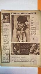 HAYAT HAFTALIK HABER MECMUA, DERGİSİ - ORTA SAYFA POSTER : SIRA NO: 431 - SAYI: 2 - TARİH: 7 OCAK 1965 CLAUDIA CARDINALE - SUAVI SONAR - HIKMET FERIDUN ES - HIKMET ANDAÇ - MUSTAFA HALIM ÖZYAZICI - MAHMUT ŞEVKET PAŞA - YAKUP KADRİ - NADJA REGIN - IAN FLEMING - HACI YILDIZ - WINIFRED WILSON - BEDRI RAHMI EYÜBOĞLU - SADİ DIREN - ARAD - ÇİÇEK DEDEOĞLU - MUSTAFA AYATAÇ - TURGUT ETINGÜ - ELIZABETH - ANNE - ERKIN - TERRY FINCHER HATTAT MUSTAFA HALIM ÖZYAZICI'NIN BESMELESİ - MAHMUT ŞEVKET PAŞA'NIN GÜNLÜK DEFTERİ - YAKUP KADRİ'NİN GENÇLİK VE EDEBİYAT HATIRALARI - HAYATTAN FOTOĞRAFLAR - JAMES BOND'UN MEŞHUR ETTİKLERİ - BİR YILBAŞI HEDİYESİ İSTEMİŞTİ - BİR KIRALI KESTİLER - DÖRDÜNCÜ APARTMAN DAİRESİ TALİHLİSİ - 55 YAŞINDA ANNE OLMUŞ - DEVLET BİR İŞİ YAPINCA - NATO BAKANLAR TOPLANTISI - PARMAĞINI KIRDI - YILIN FOTOĞRAFI SEÇİLDİ - SERGİLER - ERTUĞRUL FİRKATEYNİ JAPON SULARINDA - TAM TAKIM 48 SAYFA