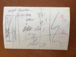 TÜRKİYE'DE İLAÇ SANAYİSİNİN KURUCULARINDAN MEHMET NEJAT FERİT ECZACIBAŞI'NIN ORİJİNAL FOTOĞRAFI - 18 x 12 cm EBADINDA - NEJAT ECZACIBAŞI KONUŞMA YAPARKEN ÇEKİLMİŞ BİR KARE, 21 KASIM 1982