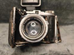 Vintage Balda Katlanabilir Kamera ve Tumax Flaş Seti