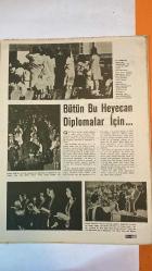 HAYAT HAFTALIK HABER MECMUA, DERGİSİ - ORTA SAYFA POSTER : DENİZ HARİTA - SIRA NO: 614 – SAYI: 29 – TARİH: 11 TEMMUZ 1968 - MEHMET A. KAYABAL – CHARLES DE GAULLE – YAŞAR KARAYALÇIN – KEMAL KURDAŞ – ERKAN BOYLU – LIZ TAYLOR – ELFIE MAYERHOFER  1968 G KARAYOLLARI HARİTASI – ALDATILAN KADIN VE SARI TEHLİKE ROMANLARI – HAFTANIN ŞAHSİYETİ: DENİZDE İKİ KIZ – DE GAULLE VE FRANSA’SI – ÜNİVERSİTELERDE BOYKOT VE İŞGALİN SONA ERMESİ – DİPLOMA TÖRENLERİ: ODTÜ VE ANKARA KOLEJİ – MİLLİYETÇİ ÇİN’DE EKONOMİK KALKINMA VE DIŞ YARDIM – TAIWAN’DA ÜRETİM VE İHRACAT HEDEFLERİ – LIZ TAYLOR’UN DUBLÖRÜ VE SAHNE HİKÂYESİ – DÜNYADA VE TÜRKİYE’DE EĞİTİM, SİYASET VE KÜLTÜR GÜNDEMİ - TAM TAKIM 48 SAYFA