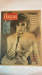 HAYAT HAFTALIK HABER MECMUA, DERGİSİ - ORTA SAYFA POSTER : DUNYA SAHESERLERINDEN REPRODUKSYONLAR SERIS 13 LIMANDA TEKNELER Tan Duly JEAN DUFY - SIRA NO: 201 – SAYI: 33 – TARİH: 12 AĞUSTOS 1960 GINA LOLLOBRIGIDA – FARAH DİBA – VON PAPEN – MOLotov – ÇİÇERO – ALFRED HITCHCOCK – FÉLICIEN MARCEAU - MAKARIOS – DR. FAZIL KÜÇÜK – VALİ FOOT – SİRIMAVO BANDARANAIKE – KIBRIS TÜRK CEMAATİ – ŞEMSİ BELLİ - DUFY’DEN “LIMANDAKI TEKNELER” TABLOSU – TAHRAN MUHABİRİNDEN: “FARAH MESUTTUR” – VON PAPEN’İN TÜRKİYE HATIRALARI VE ÇİÇERO VAKASI – OLİMPİYATLARIN TARİHİNE GİRİŞ – ALFRED HITCHCOCK’TAN SEÇİLMİŞ POLİS HİKÂYELERİ – FÉLICIEN MARCEAU’NUN ROMANI: “KISMET BİR GÜN AÇILIR” – ŞEVKET RADO’DAN “BİR ZAMAN SİZ DE GENÇ İDİNİZ” SOHBETİ – KIBRIS’TA CUMHURİYETİN İLANI ÖNCESİ GEÇİCİ HÜKÜMET – KIBRIS’TA TÜRK VE RUM CEMAATLERİNİN YENİ DÖNEMİ – KIBRIS’IN BAĞIMSIZLIK SONRASI KALKINMA HEDEFLERİ – KIBRIS’TA TURİZM, TARIM VE KIŞ SPORLARI – GİRNE’NİN PLAJLARI VE TURİSTİK CAZİBESİ – KIBRIS’IN TARİHİ CAMİ - TAM TAKIM 48 SAYFA