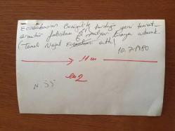 TÜRKİYE'DE İLAÇ SANAYİSİNİN KURUCULARINDAN MEHMET NEJAT FERİT ECZACIBAŞI'NIN ORİJİNAL 2'Lİ FOTOĞRAF SETİ - 18 x 12 cm EBADINDA - NEJAT ECZACIBAŞI, BOZÜYÜK'TE KURDURACAĞI YENİ ARMATÜR FABRİKASININ TEMEL ATMA TÖRENİNDE KURBAN KESTİRİRKEN ÇEKİLMİŞ 2 FARKLI KARE, 10 TEMMUZ 1980